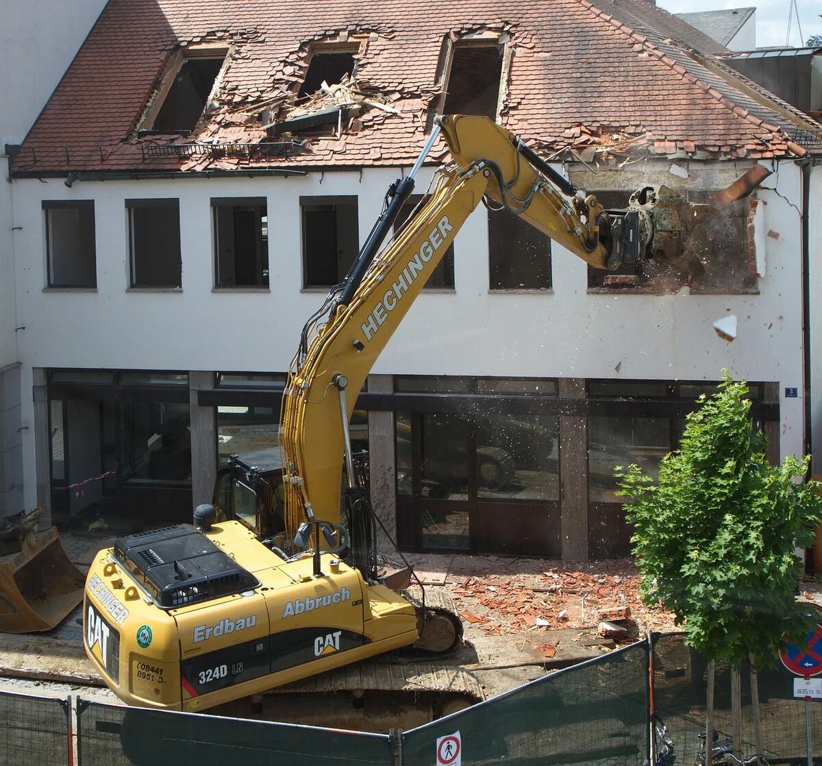 Top Safety Steps for Shed Demolition on the Gold Coast